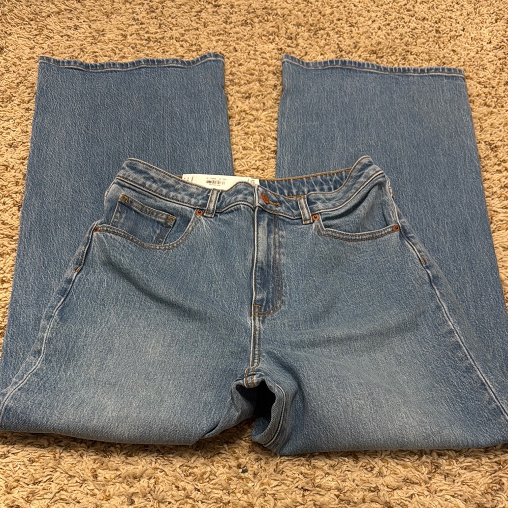 NWT. Victoria Secret PINK Classic Blue loose Denim Jeans. Size 10